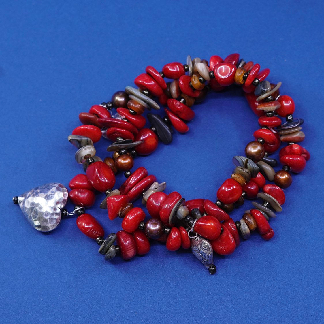vtg handmade silver bracelet, elastic band w/ coral nugget beads N heart charms
