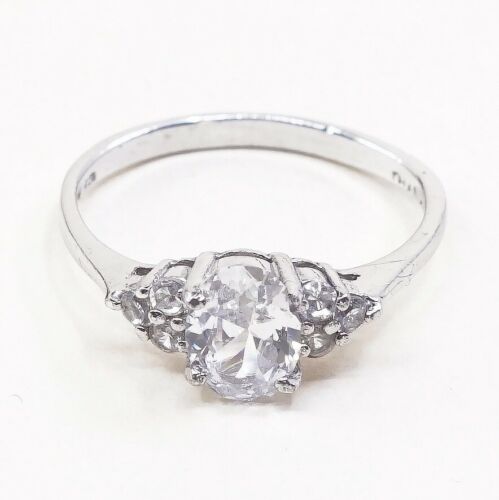 Sz 7, Vtg Sterling silver Engagement ring, 925 silver band W/ CZ