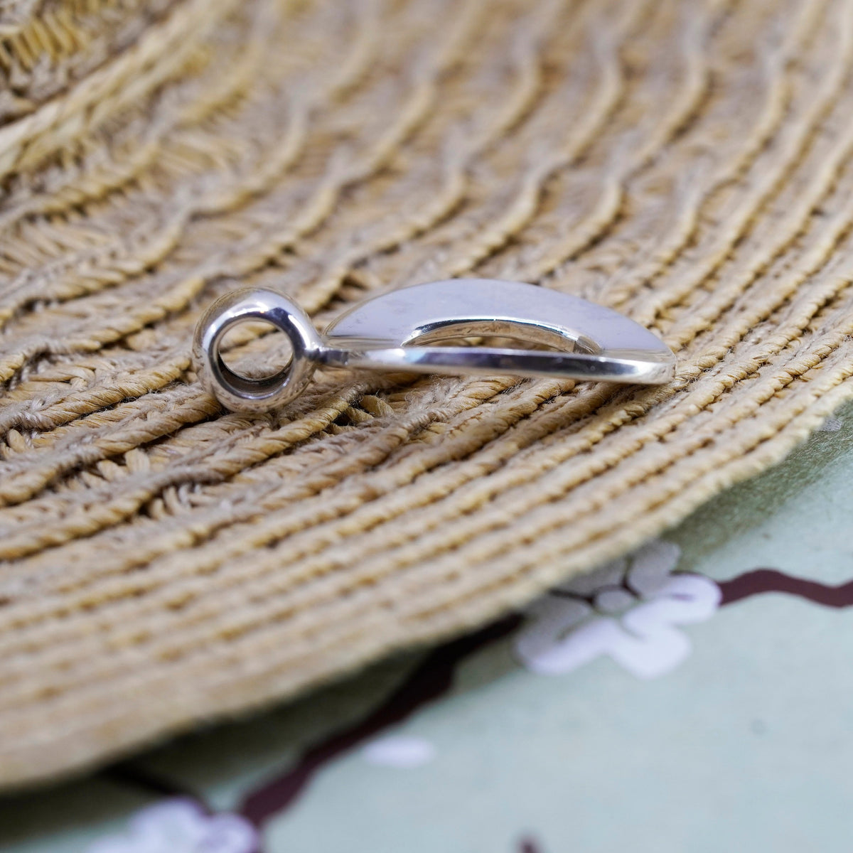 Vintage Mexico handmade Sterling silver 925 oval pendant