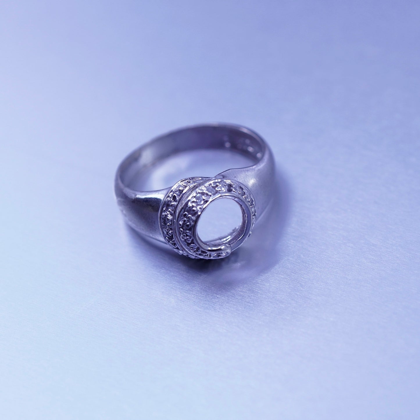 Size 9, vintage Sterling 925 silver handmade swirly ring with Cz