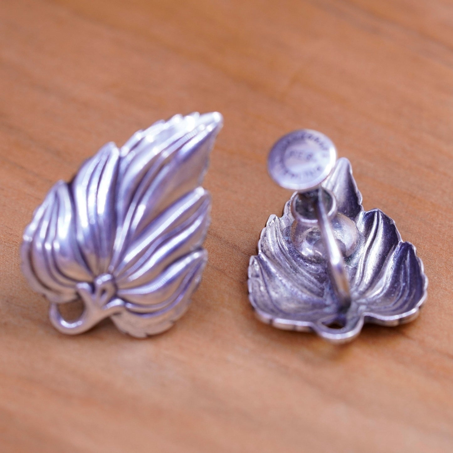vtg danecraft Sterling silver handmade earrings, 925 leaf screw back earrings