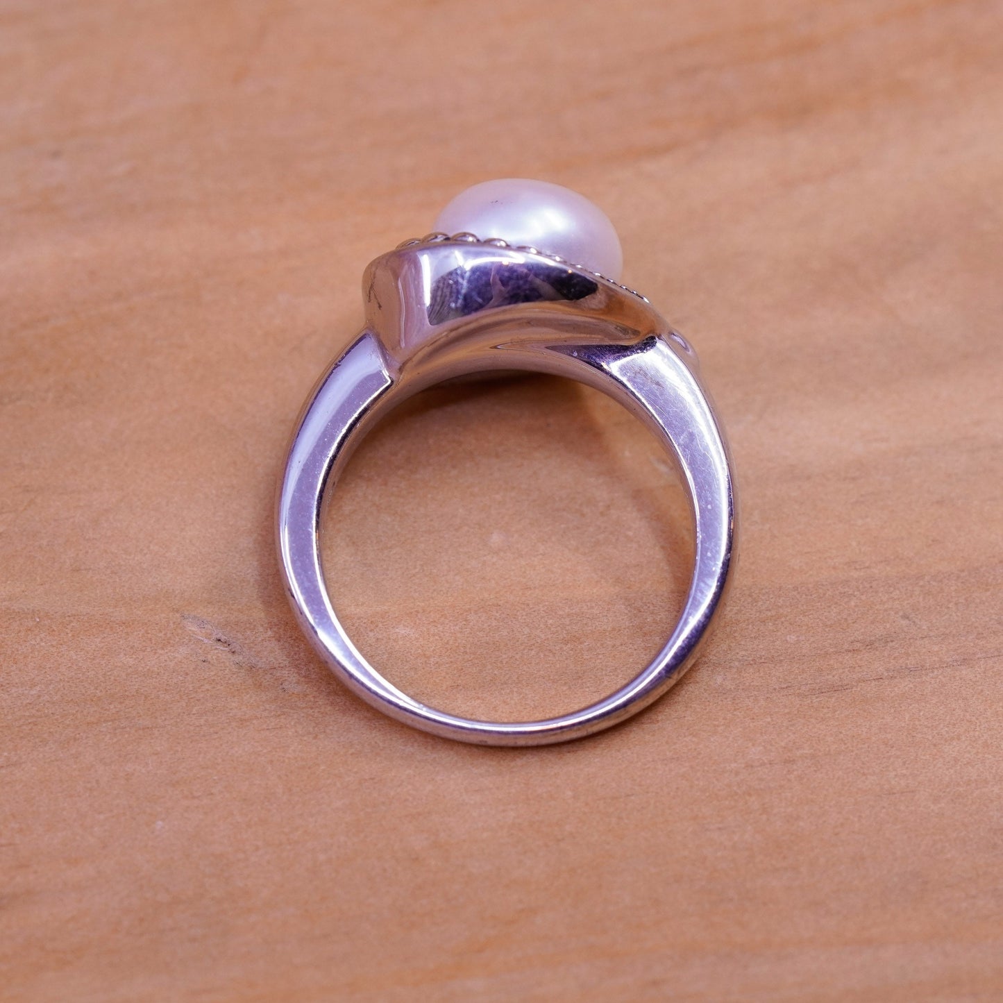 Size 8.25, vintage Sterling 925 silver handmade ring w/ freshwater pearl beads
