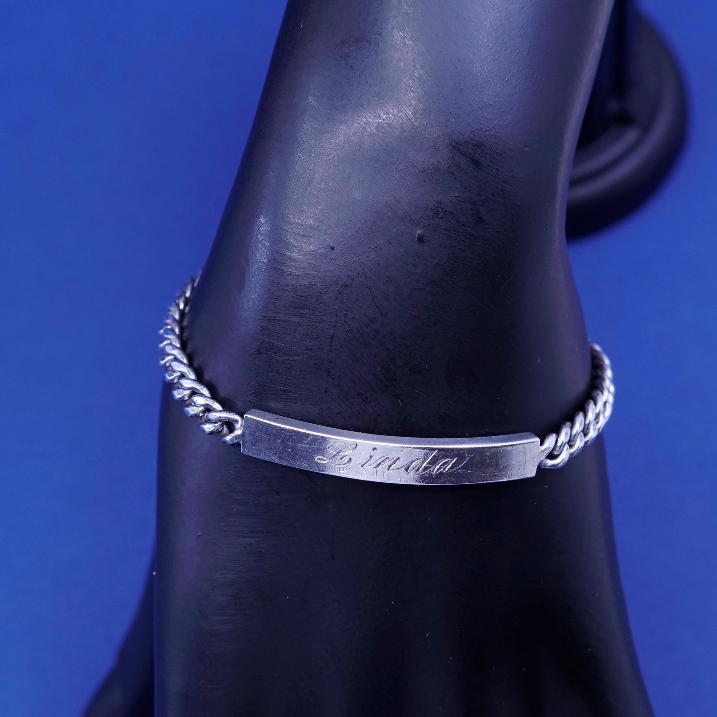 6.25”, vintage EA Sterling silver bracelet, curb chain with name Linda bar