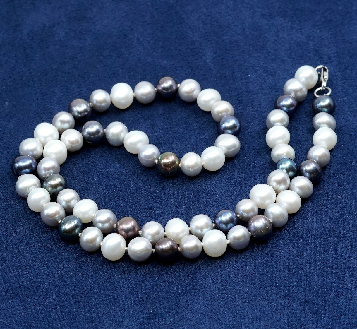 18", vintage sterling Silver necklace with genuine nugget pearl beads