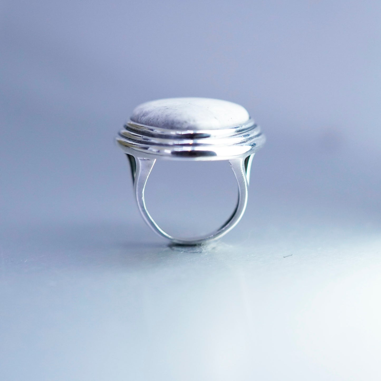 Size 5, vintage Sterling 925 silver handmade ring with triangular howlite