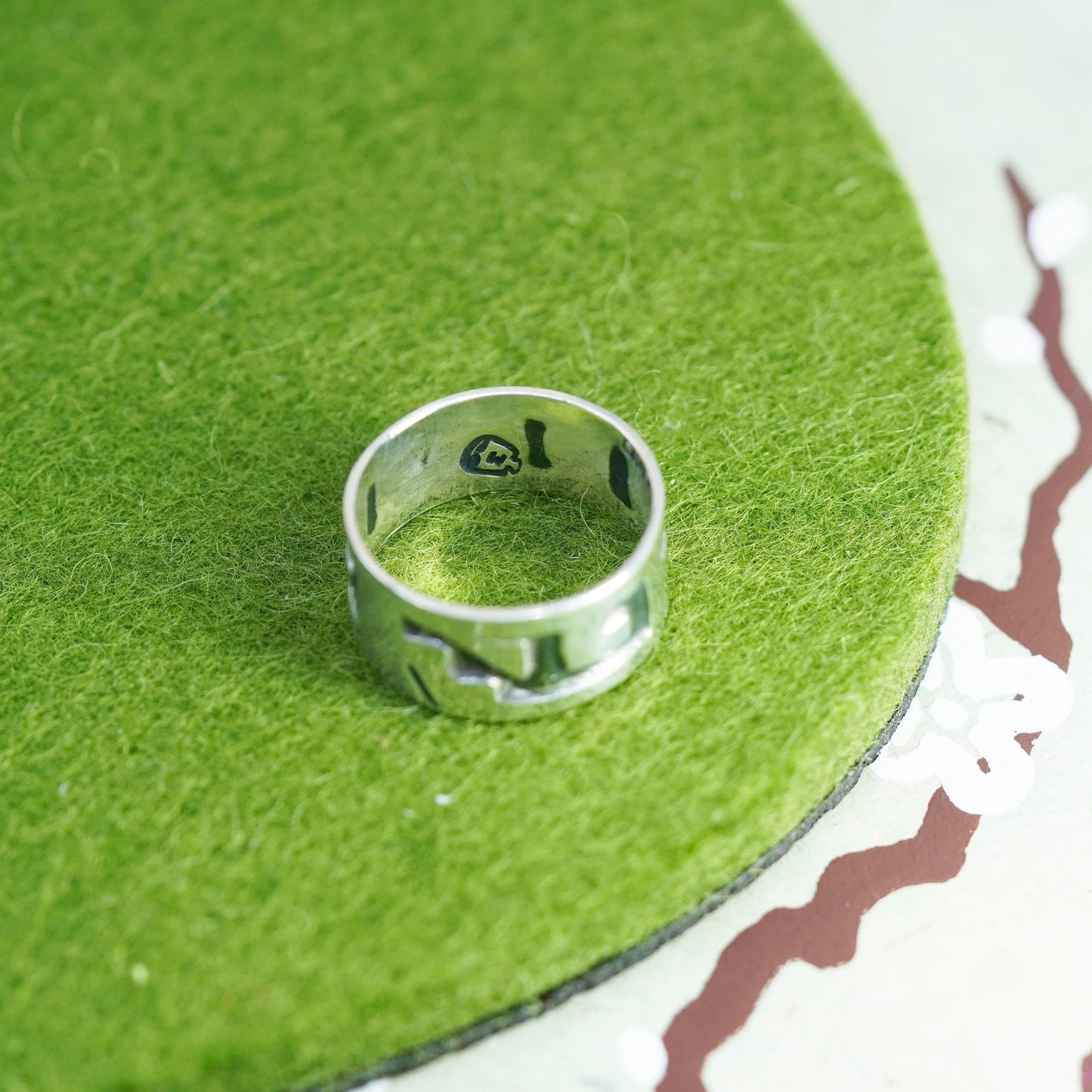 Size 5.25, vintage sterling silver handmade ring, Hopi 925 patterned band