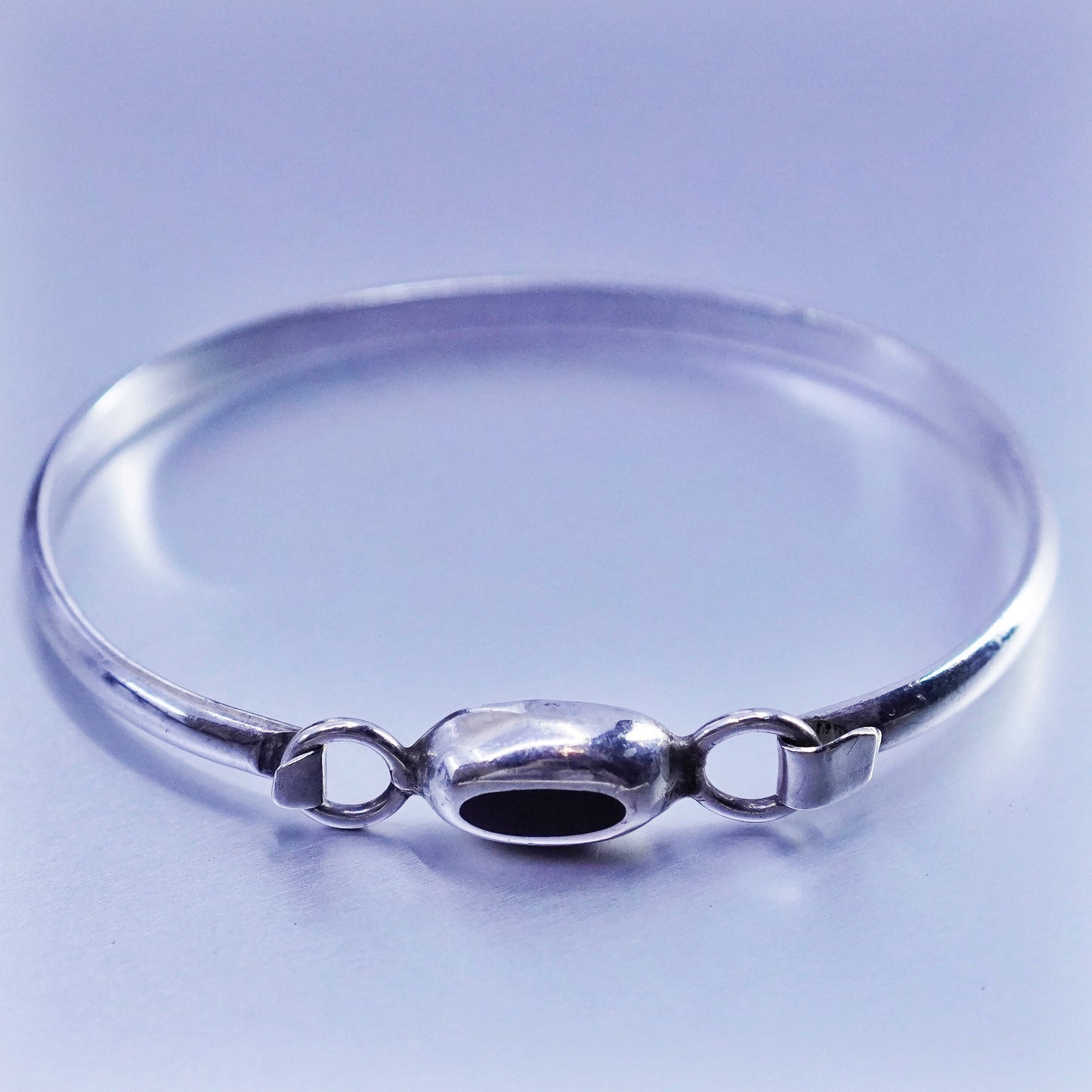 7”, Vintage Mexico Sterling 925 silver handmade bracelet, hinged bangle w/ onyx