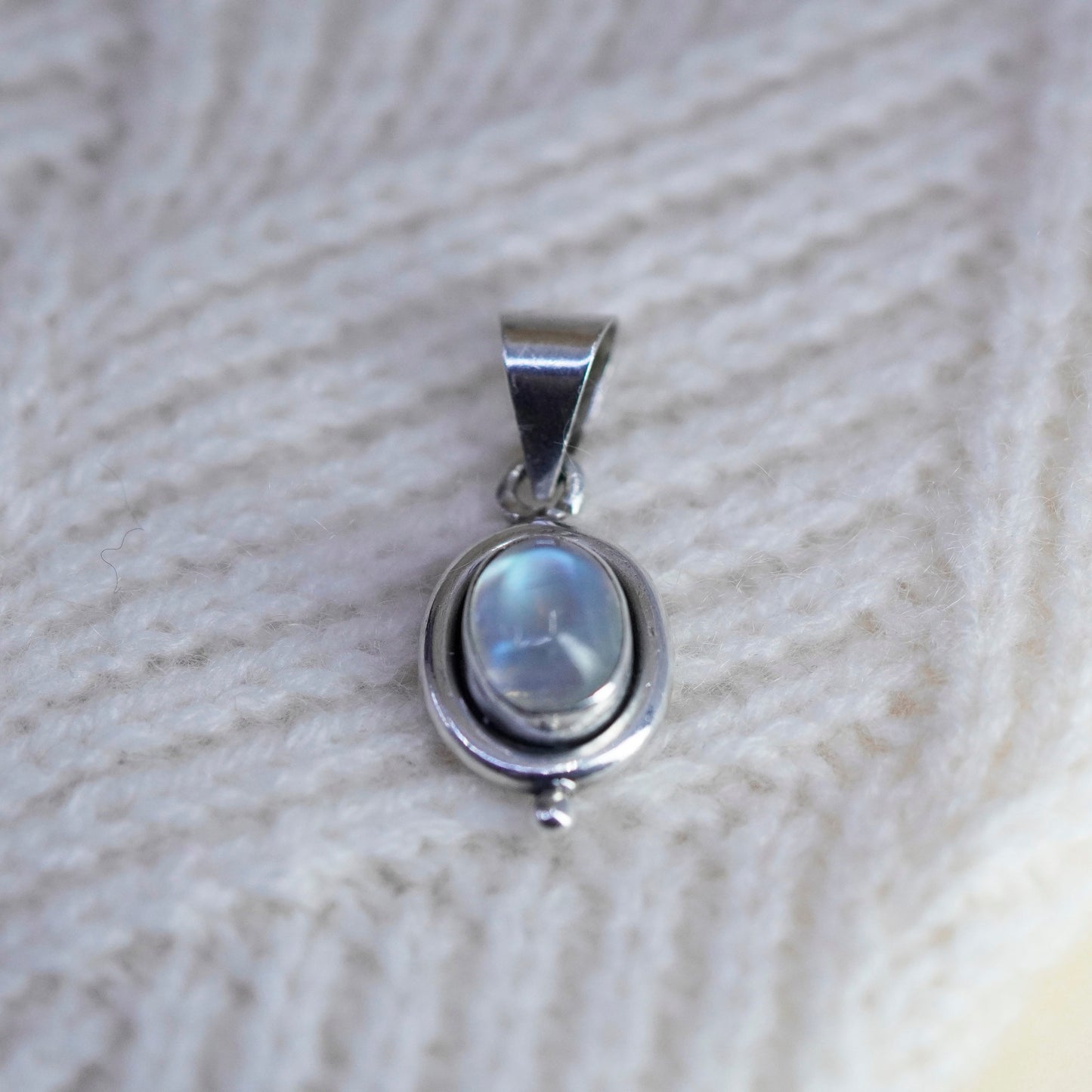 Vintage Sterling 925 silver handmade pendant with oval moonstone