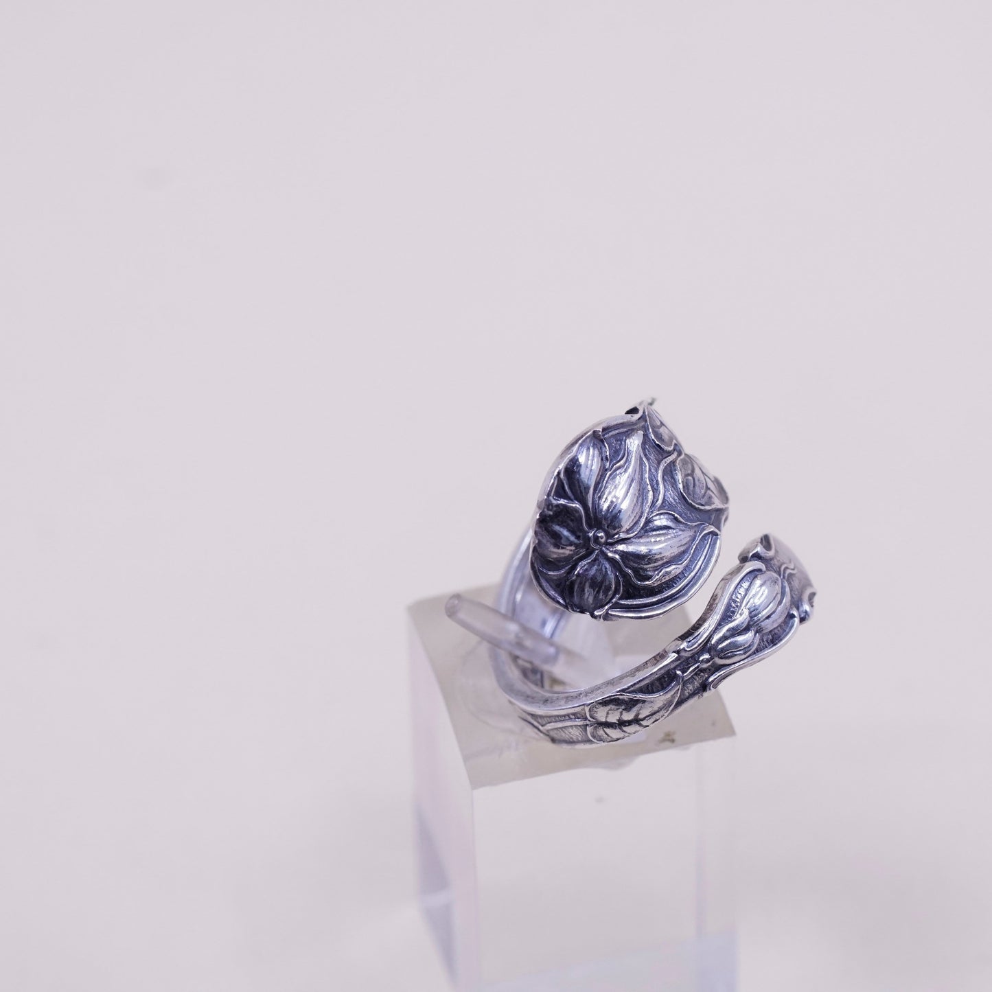 Size 6.25, Vintage Sterling 925 silver handmade spoon wrap ring with flower