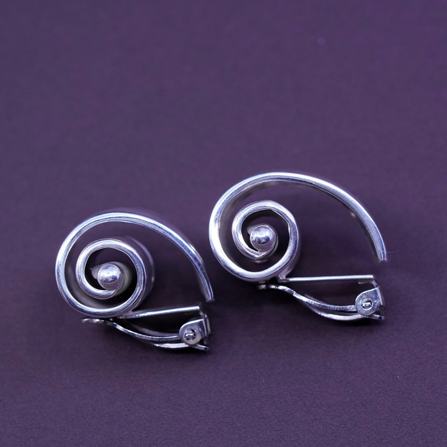 Vintage mexico Sterling silver handmade clip on, 925 modern swirl earrings