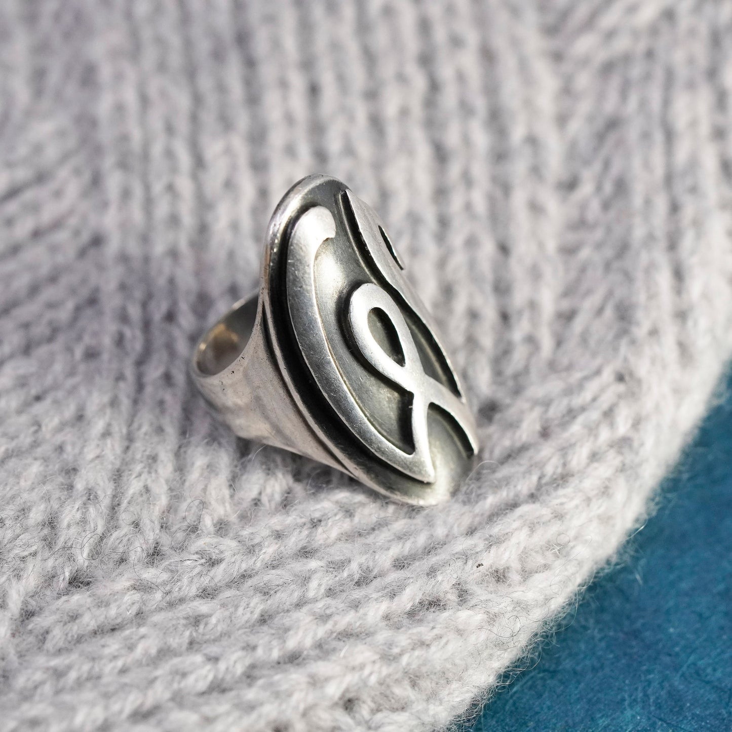 Size 6, vtg sterling silver handmade ring, 925 monogram initial letter “W” ring
