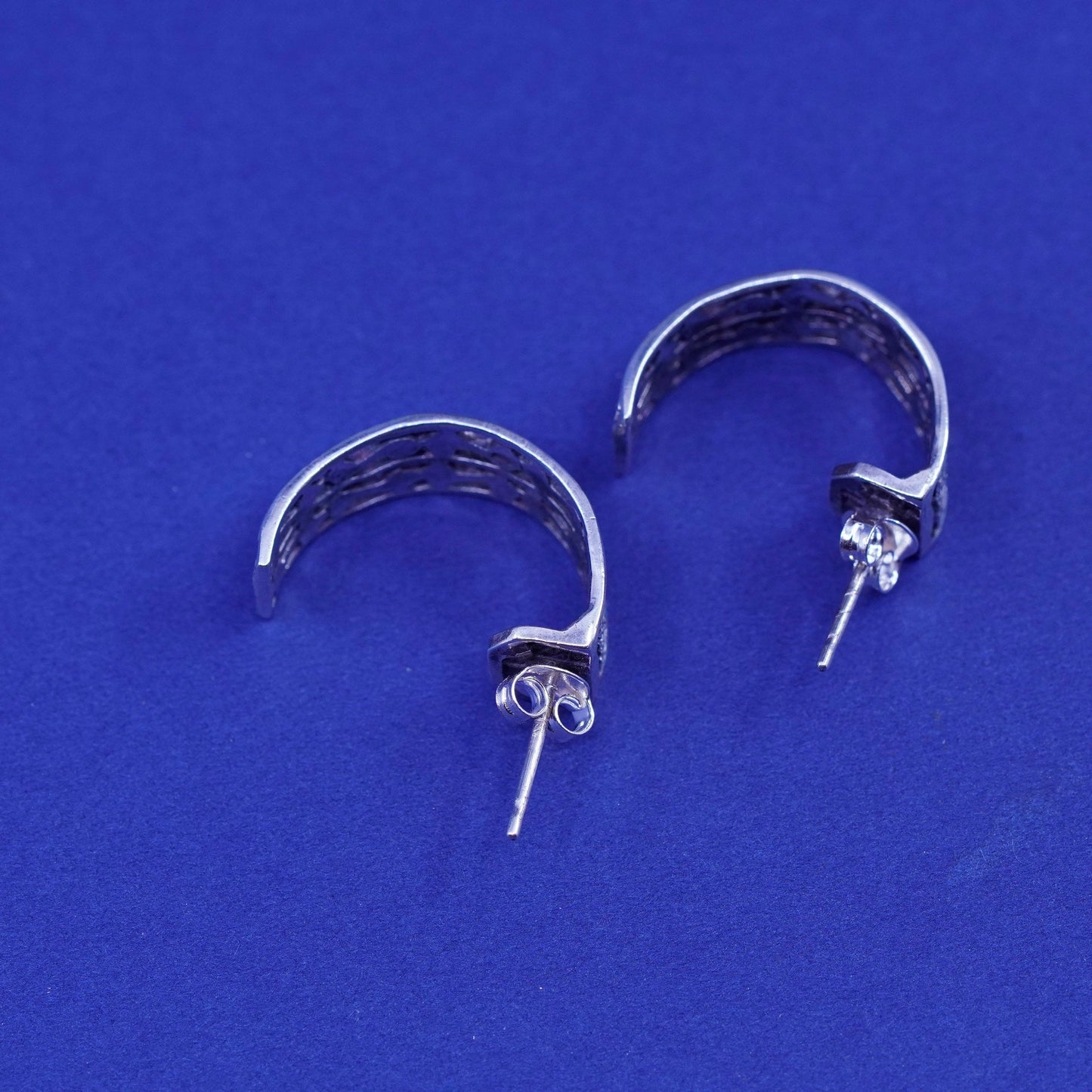 0.75”, Vintage Sterling silver handmade earrings, 925 huggie studs w/ filigree