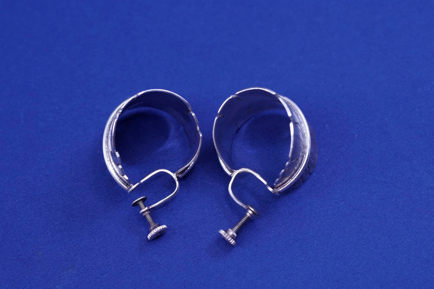 Native navajo Michael Kirk Sterling silver earrings, 925 screw back feather