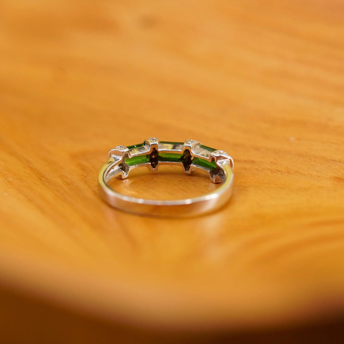 Size 8.5, vtg Sterling 925 silver handmade stackable band ring with peridot cz