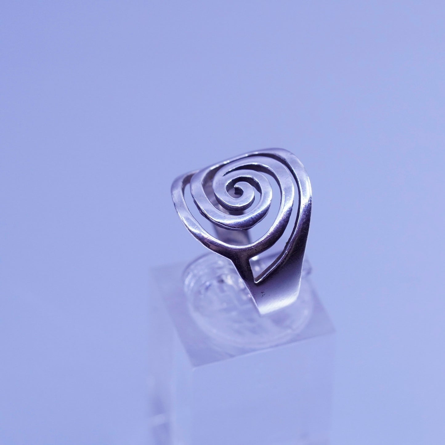 Size 8, vintage Sterling 925 silver handmade ring, filigree swirly band