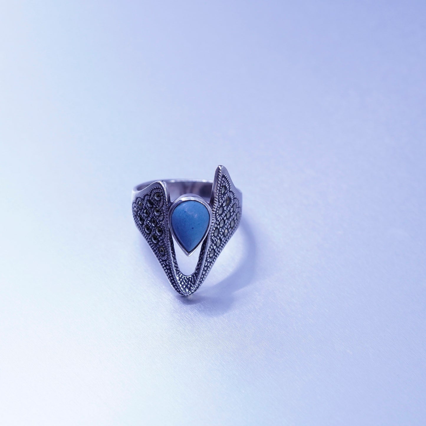 Size 8 southwestern Sterling 925 silver ring, band teardrop turquoise marcasite