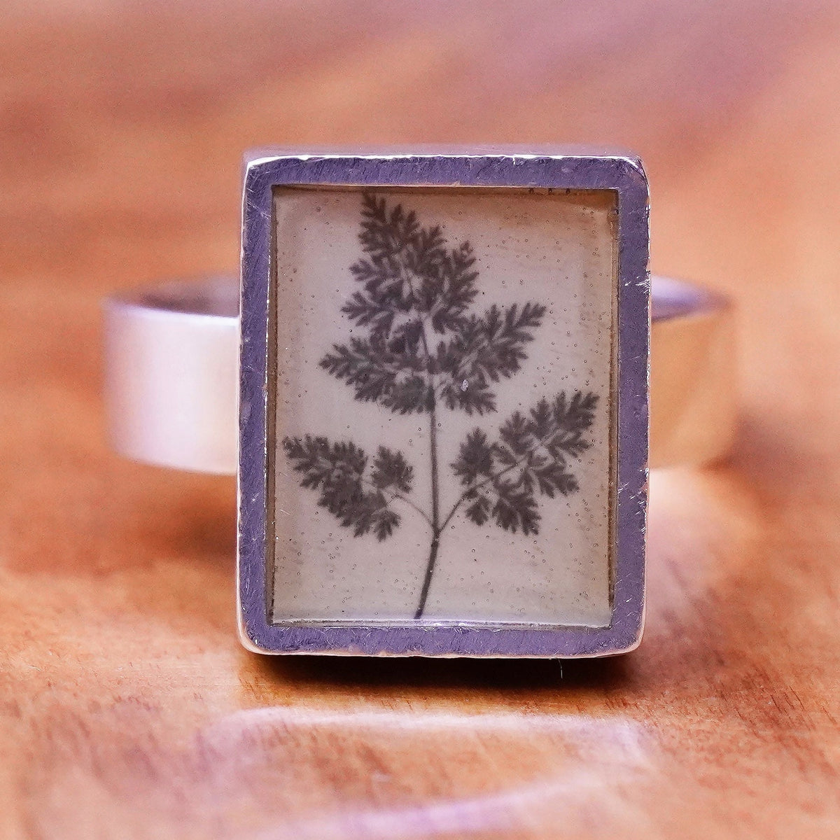 Size 7, Native American navajo Sterling 925 silver handmade ring resin fern
