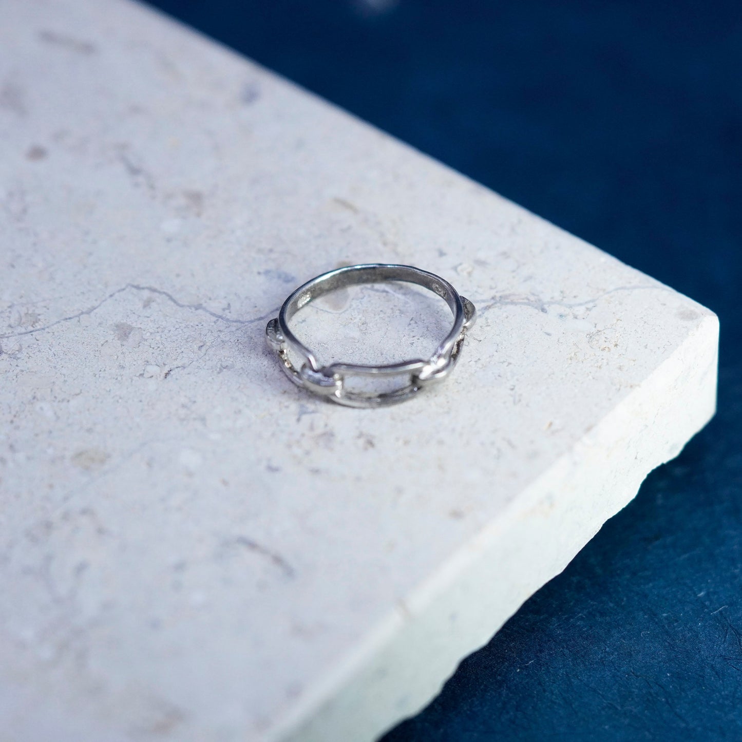 Size 6.5, vintage Sterling silver handmade ring, 925 circle chain band