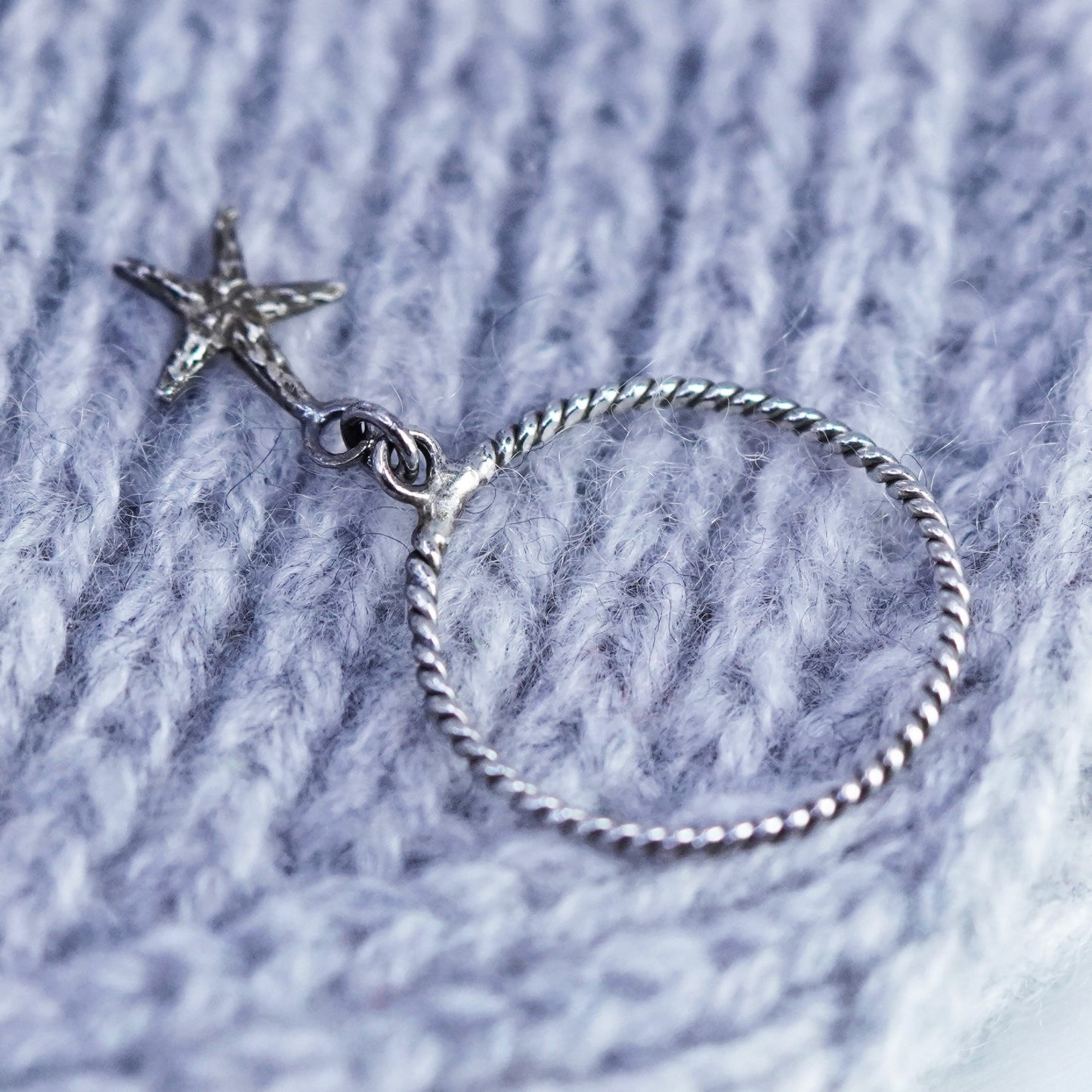 Size 6, vintage southwestern Sterling 925 silver twisted ring with star charm