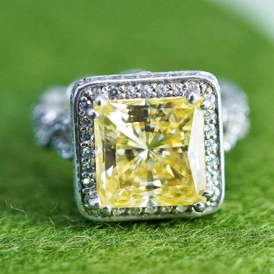 Size 5, vintage Sterling 925 silver band ring with citrine and cluster cz