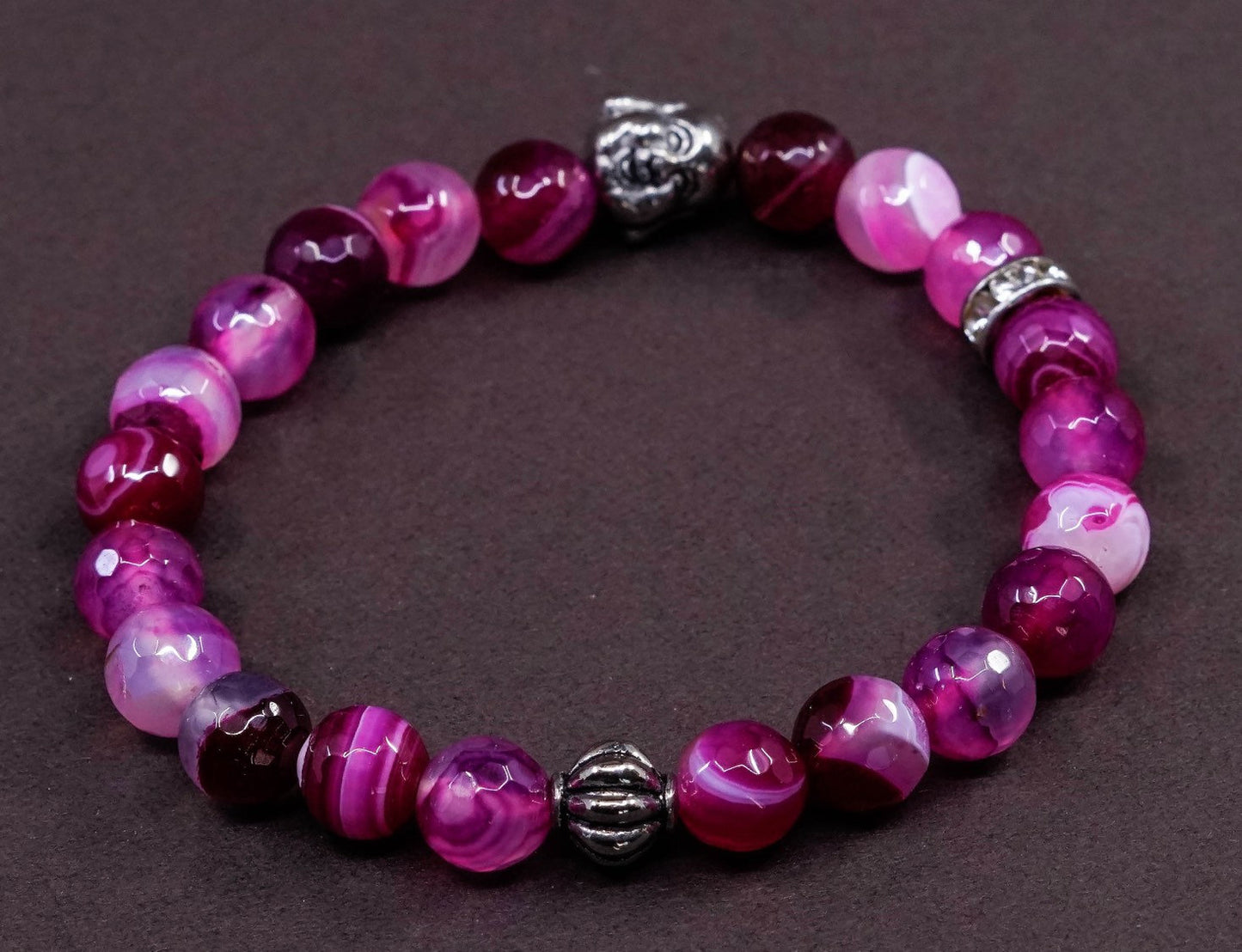 vtg handmade bracelet, elastic band w/ pomegranate red agate beads