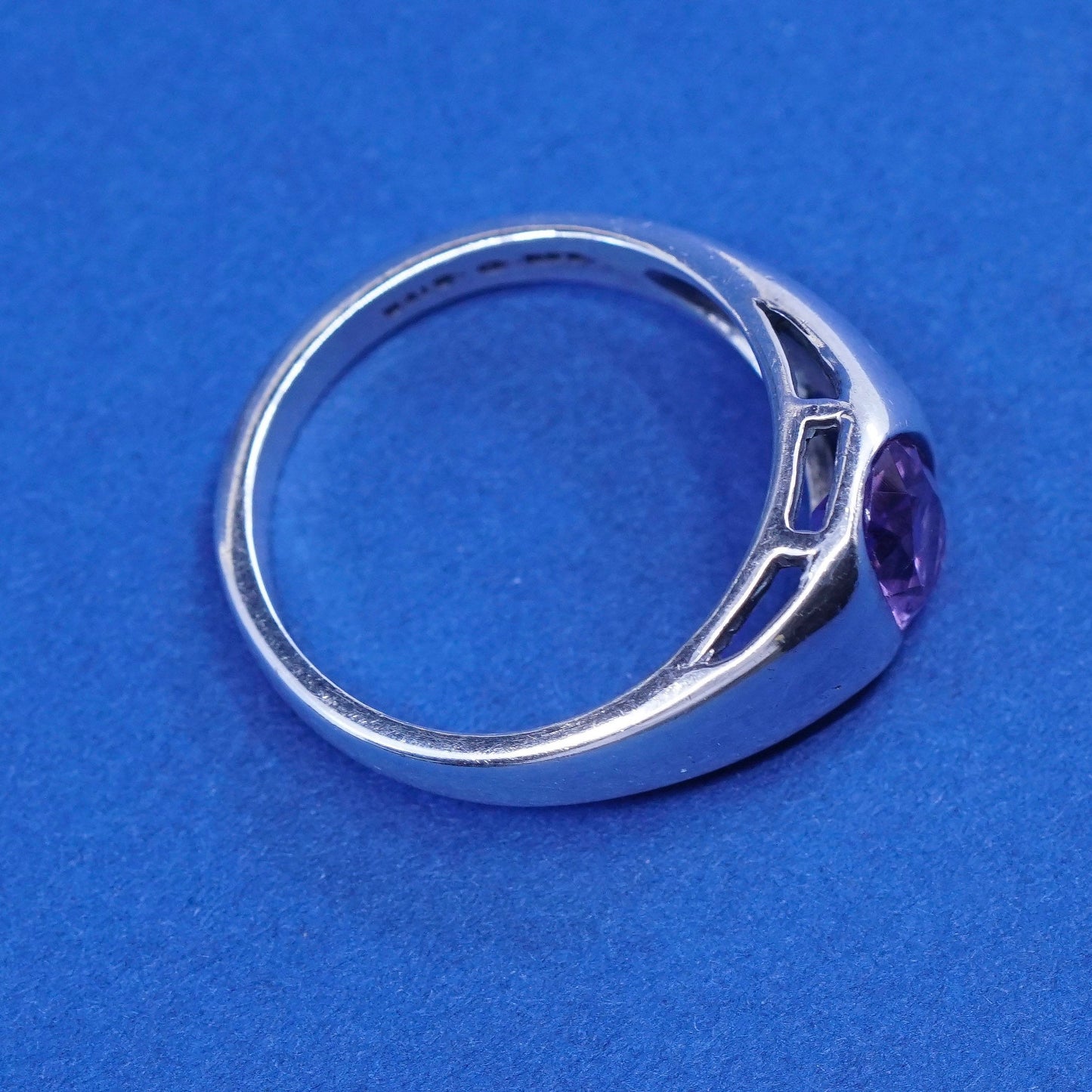 Size 7, vintage Sterling silver handmade ring, \ 925 band with amethyst