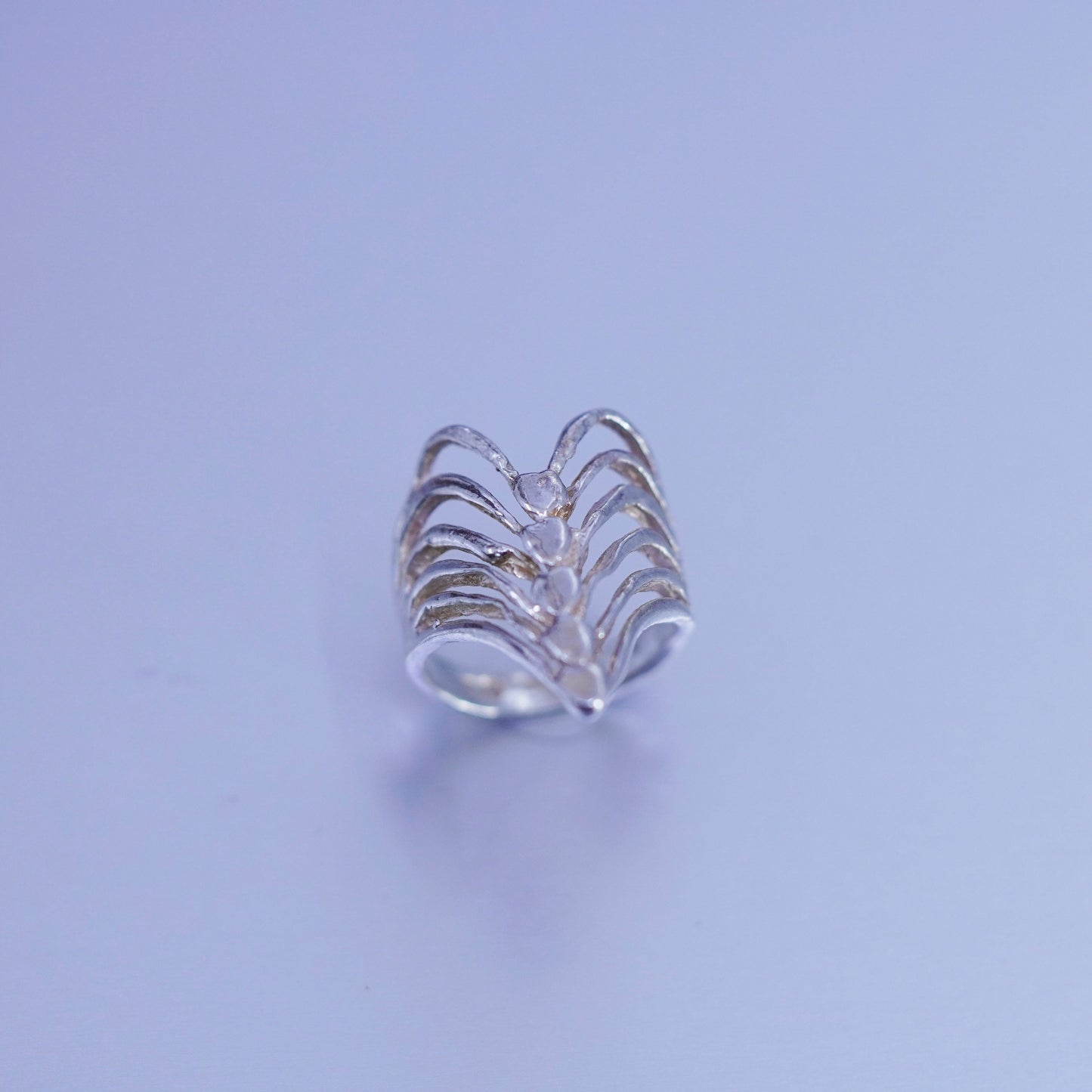 Size 4.5, vintage Sterling 925 silver ring, V shaped band