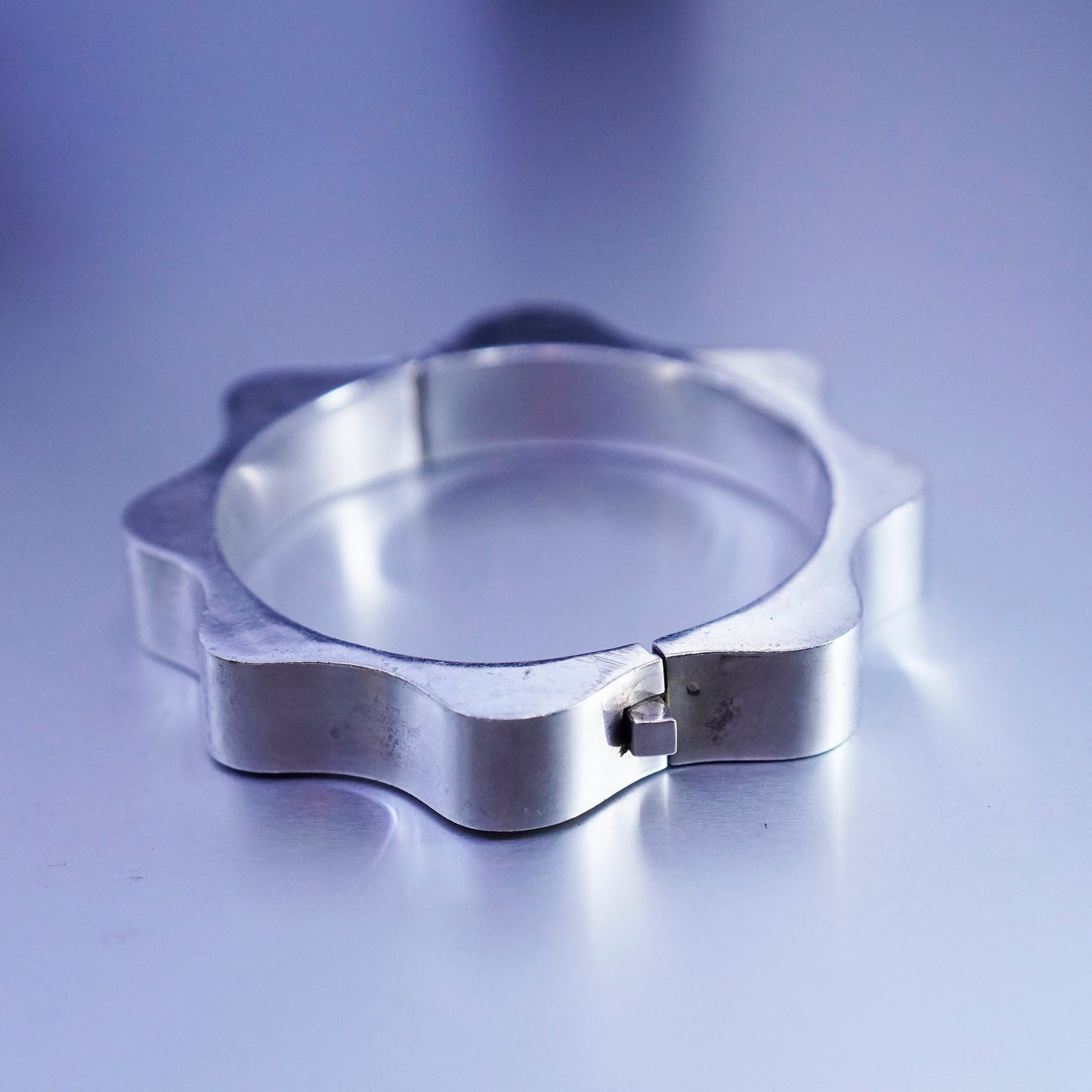 7”, Mexico Sterling 925 silver handmade bracelet, bold hinged floral bangle