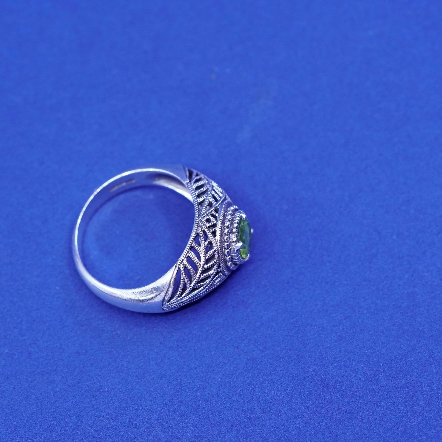 Size 8.25, vintage Sterling 925 silver handmade filigree ring with peridot