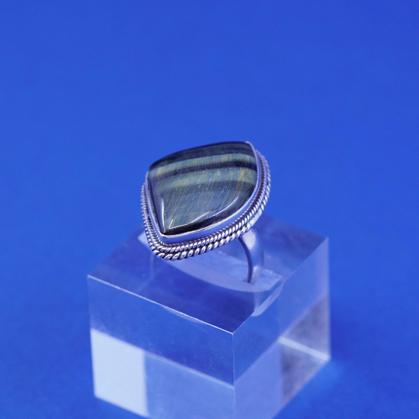 Size 9.25, vtg Sterling 925 silver handmade ring with green tiger eye and cable