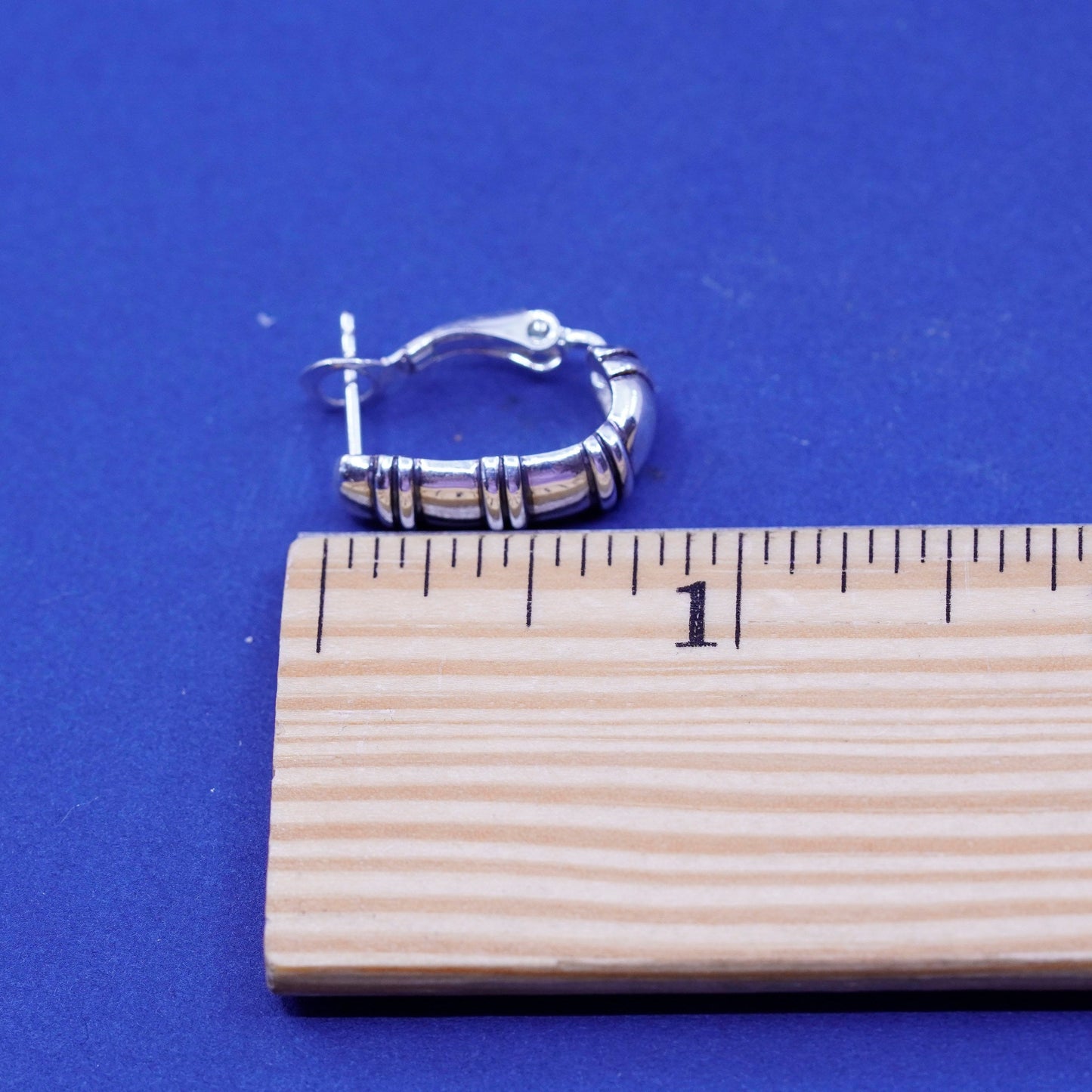 0.75”, vtg Sterling silver handmade earrings, modern 925 ribbed hoops Huggie