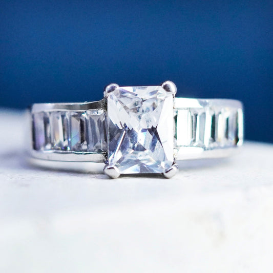 Size 7.25 vintage Sterling 925 silver engagement ring with cz