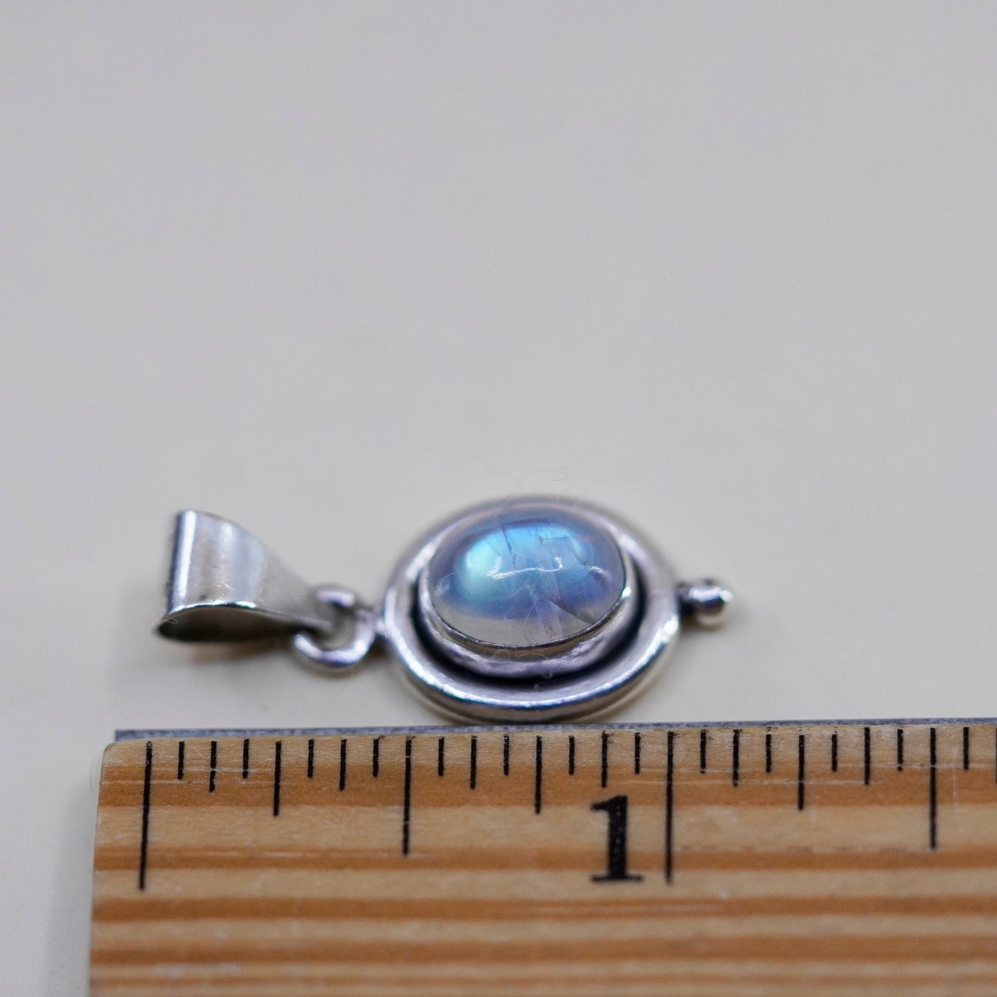 Vintage Sterling 925 silver handmade pendant with oval moonstone