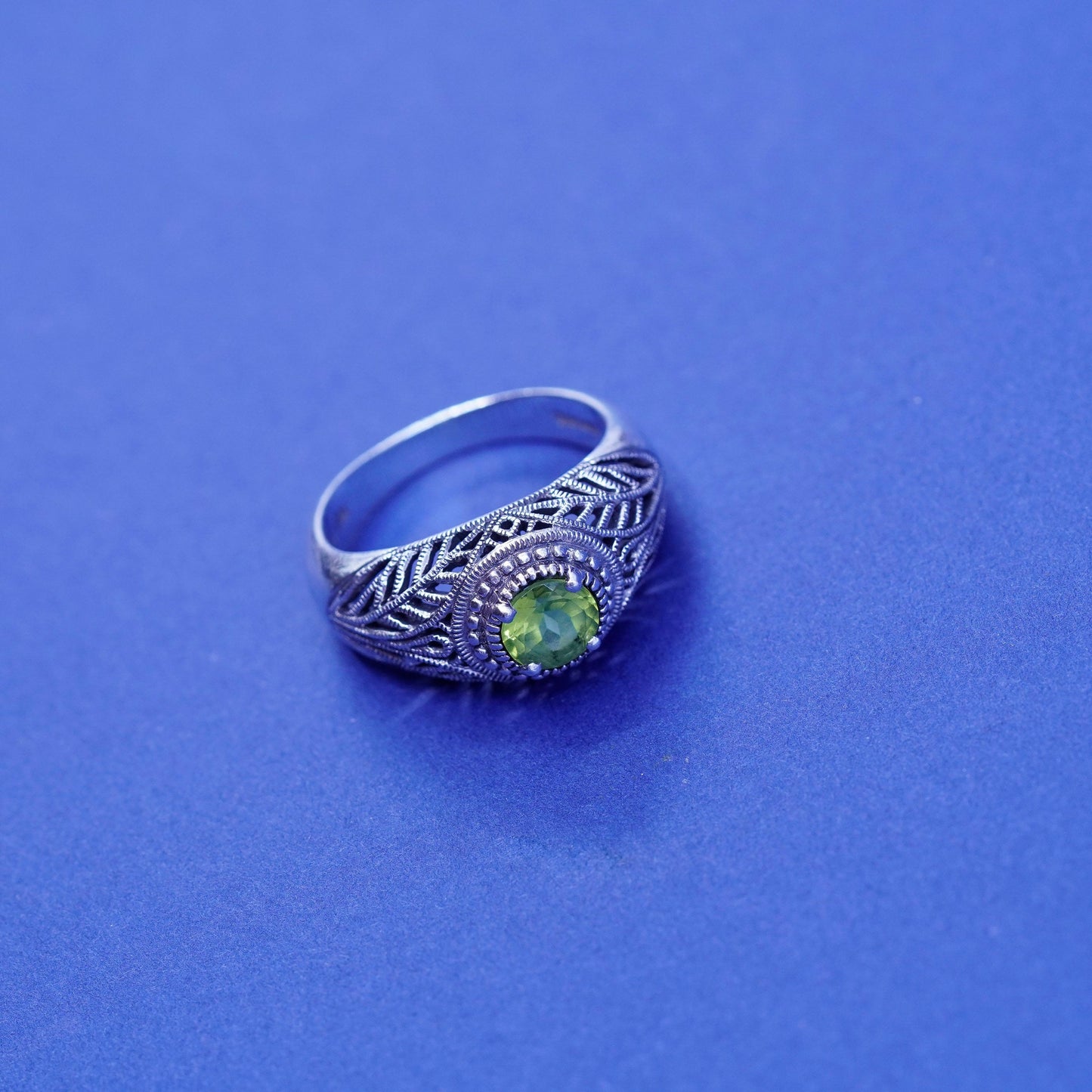 Size 8.25, vintage Sterling 925 silver handmade filigree ring with peridot