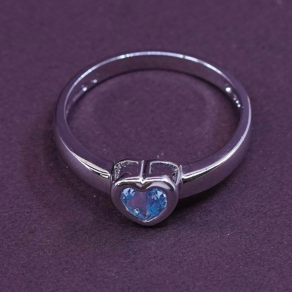 sz 8, vtg sterling silver handmade ring, blue crystal heart 925 band