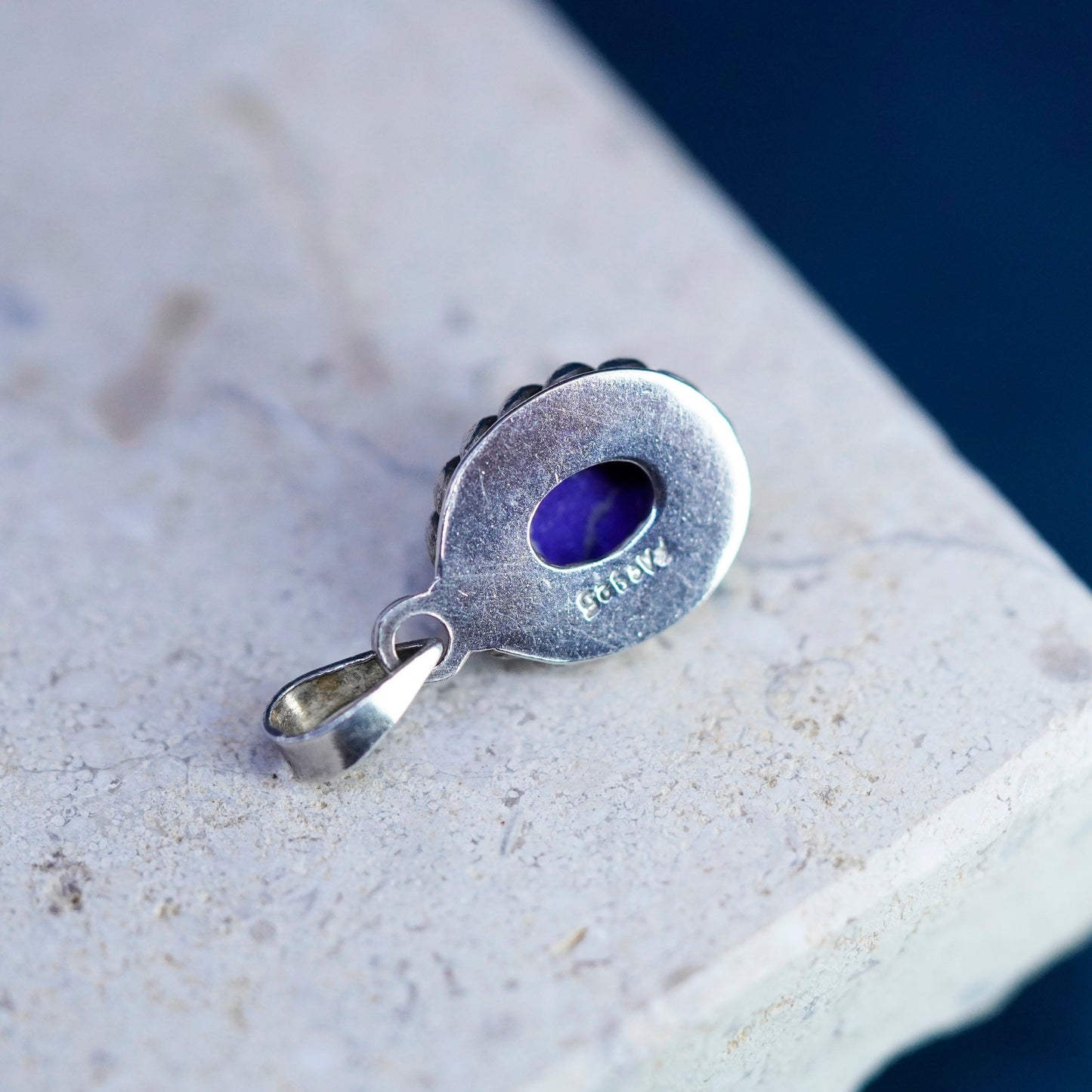 Vintage sterling 925 silver handmade pendant with oval lapis lazuli