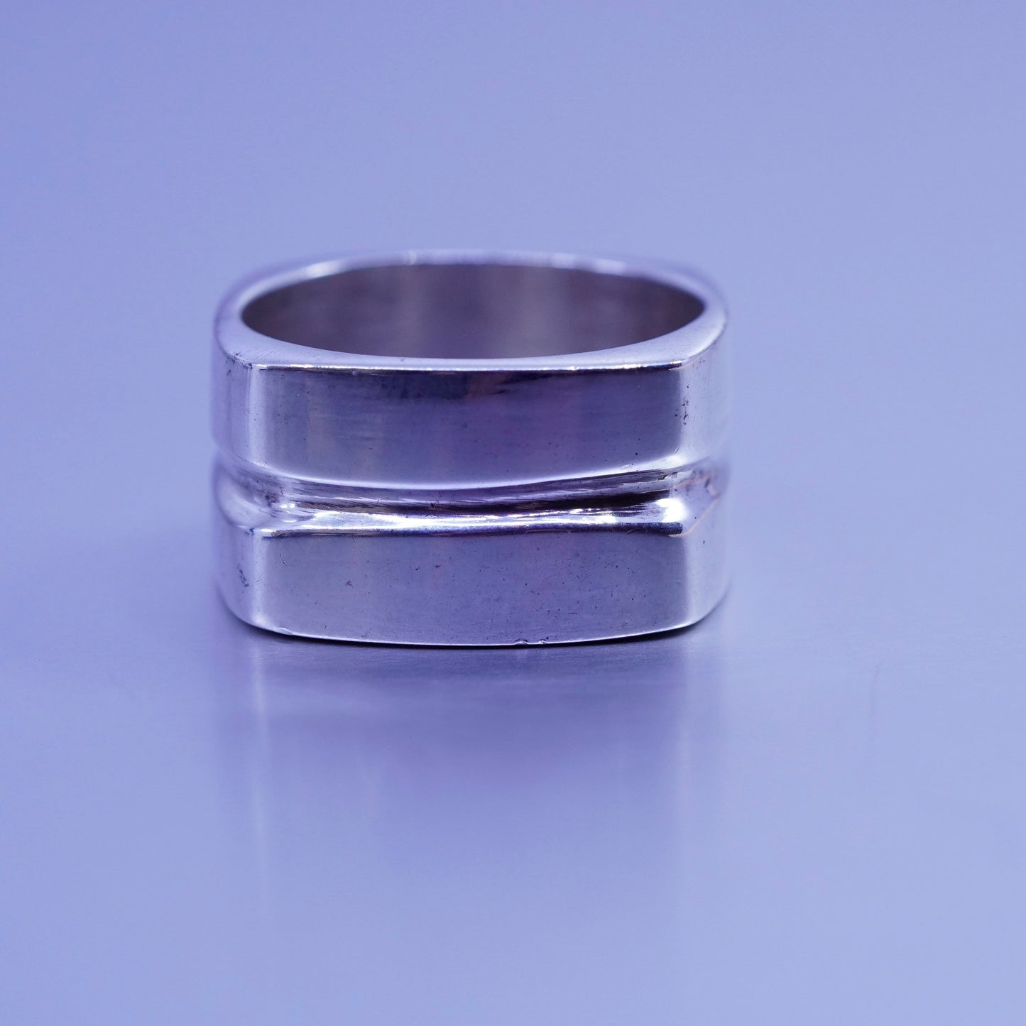 Size 7.75, vintage southwestern Sterling 925 silver ring, wide rubber band