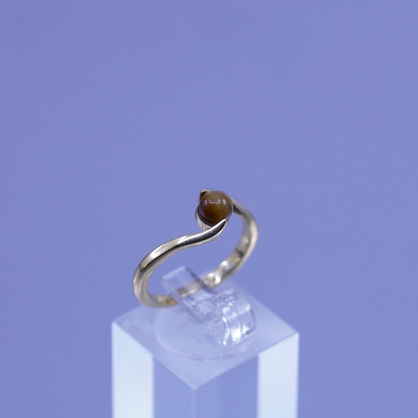 Size 7, Sarah Coventry 18K gold filled ring with tiger eye