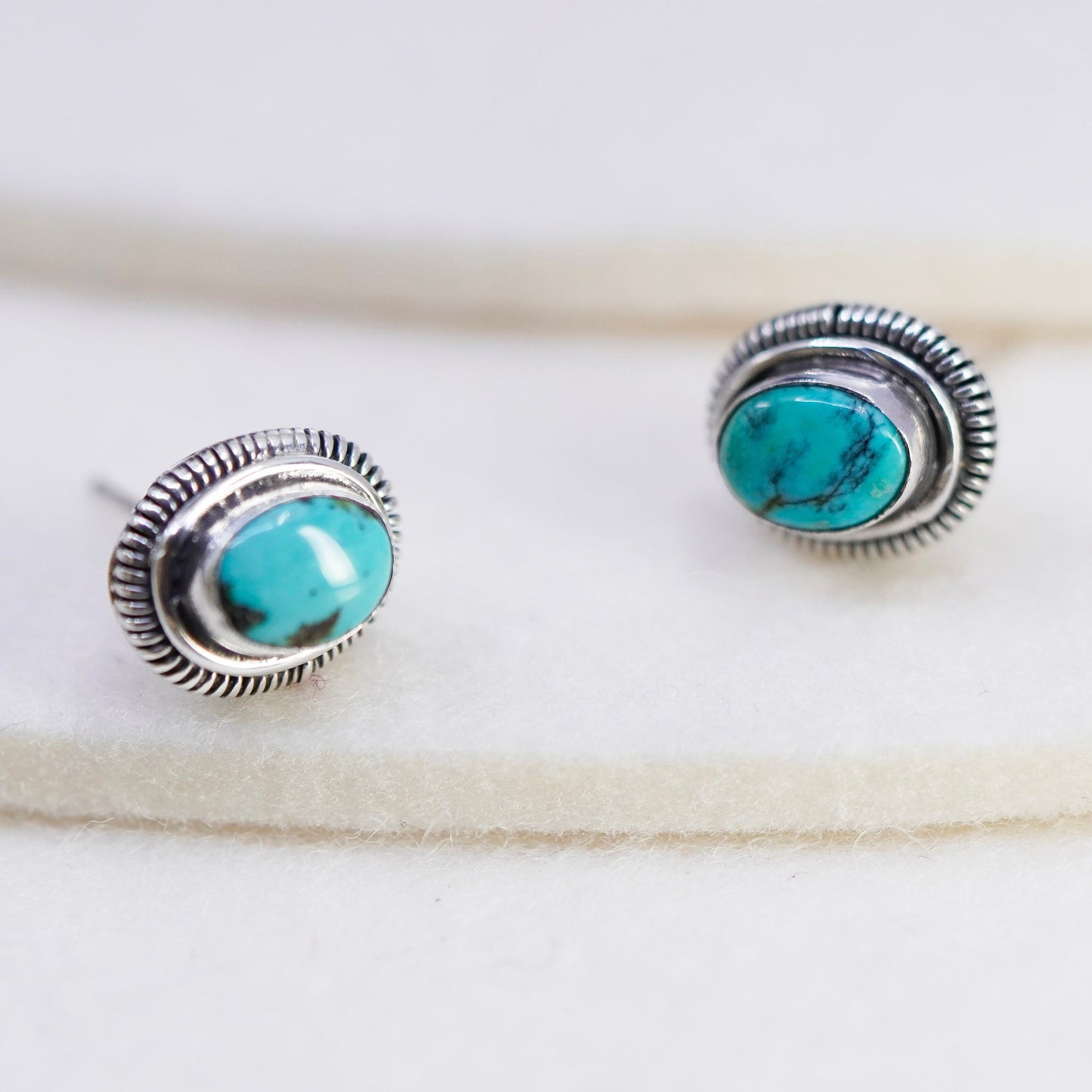 Native American navajo Sterling 925 silver earrings, studs cripple turquoise