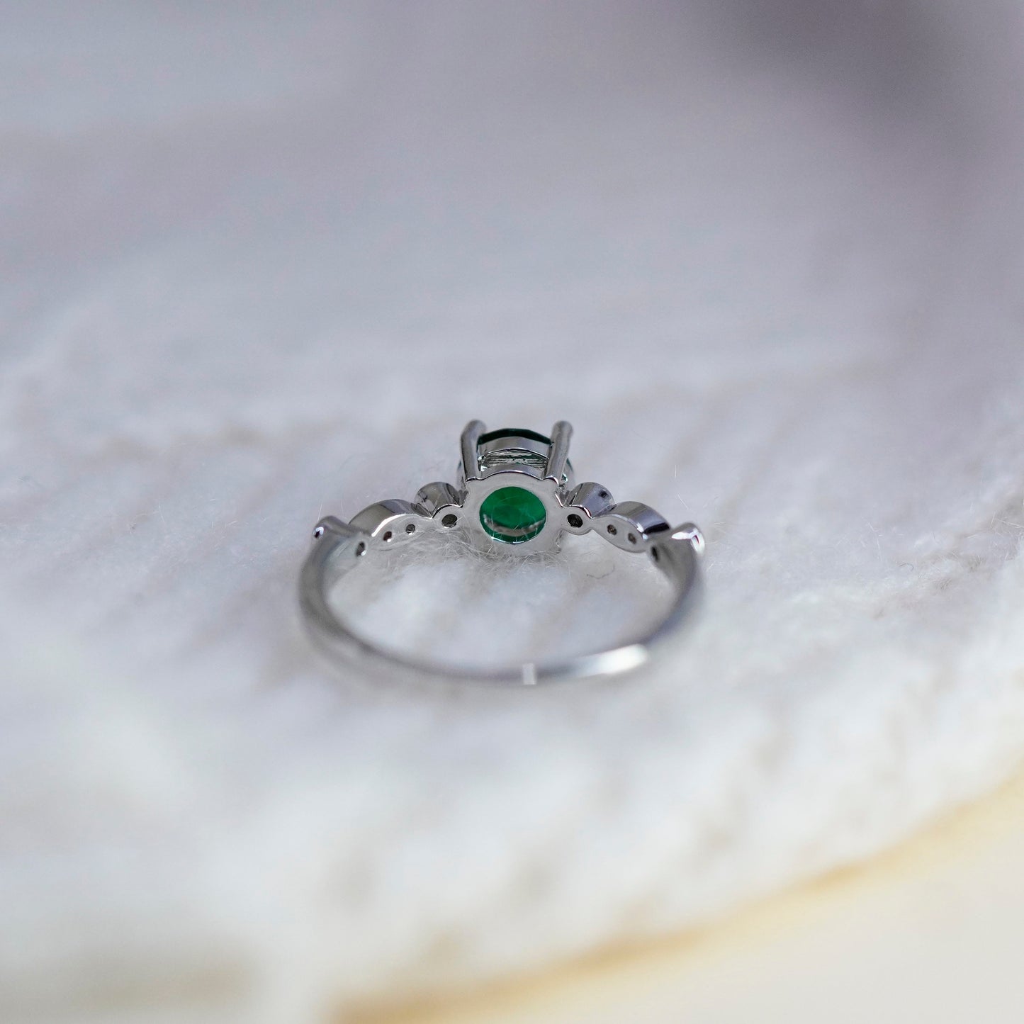 Size 7, Vintage sterling 925 silver handmade ring with peridot