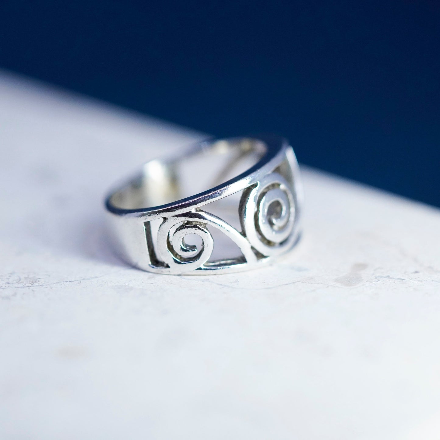 Size 6, vintage Sterling silver handmade ring, 925 Filigree swirl band