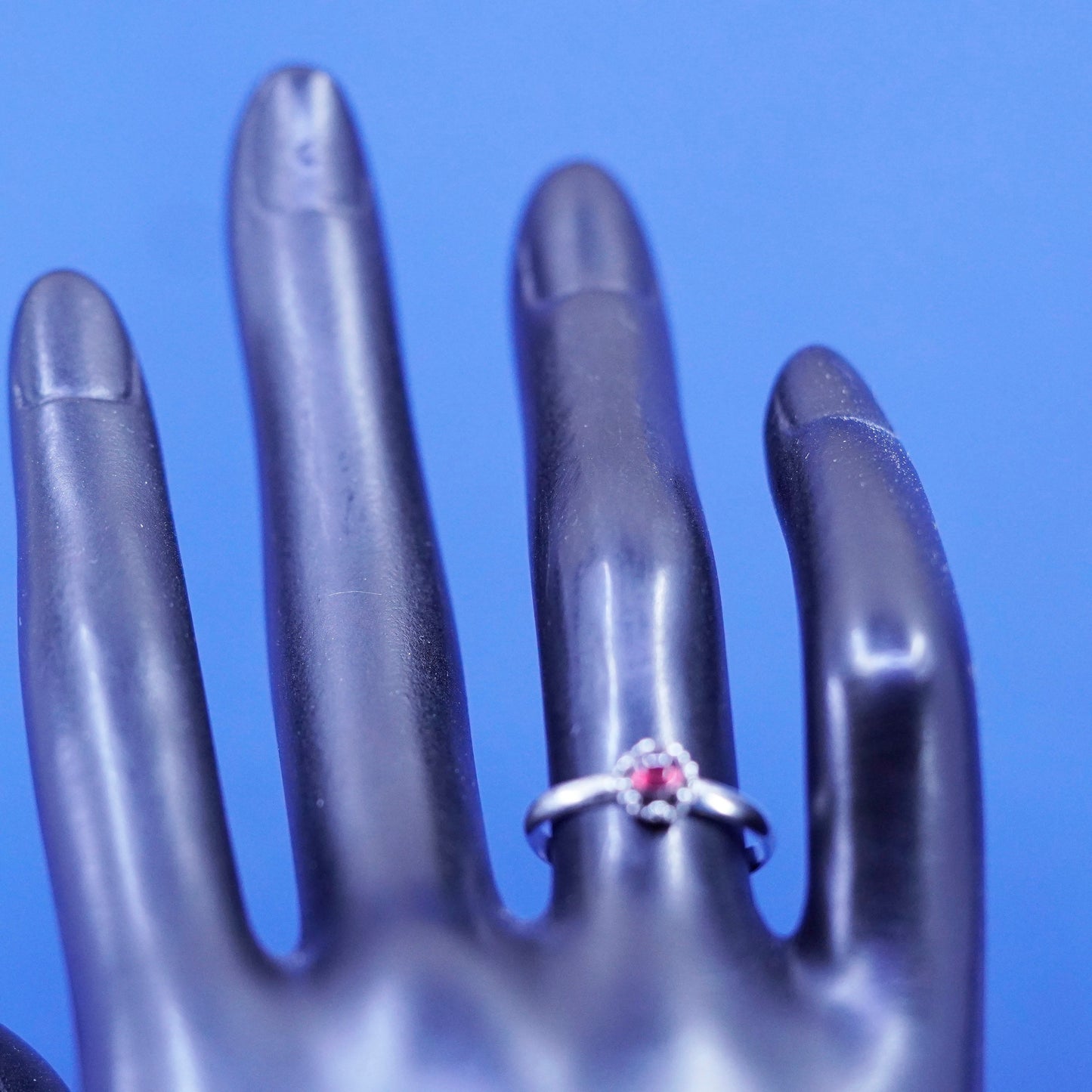 Size 6, vintage Sterling 925 silver handmade ring with garnet