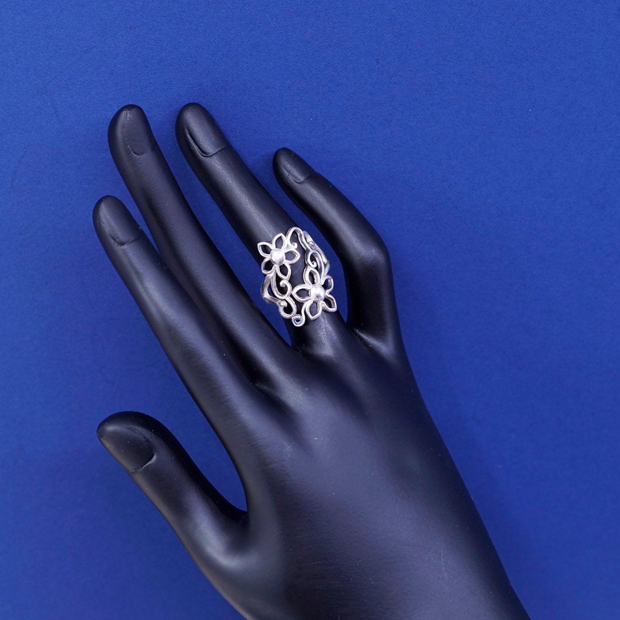 Size 5, vtg Sterling silver handmade ring, 925 filigree sunflower ring