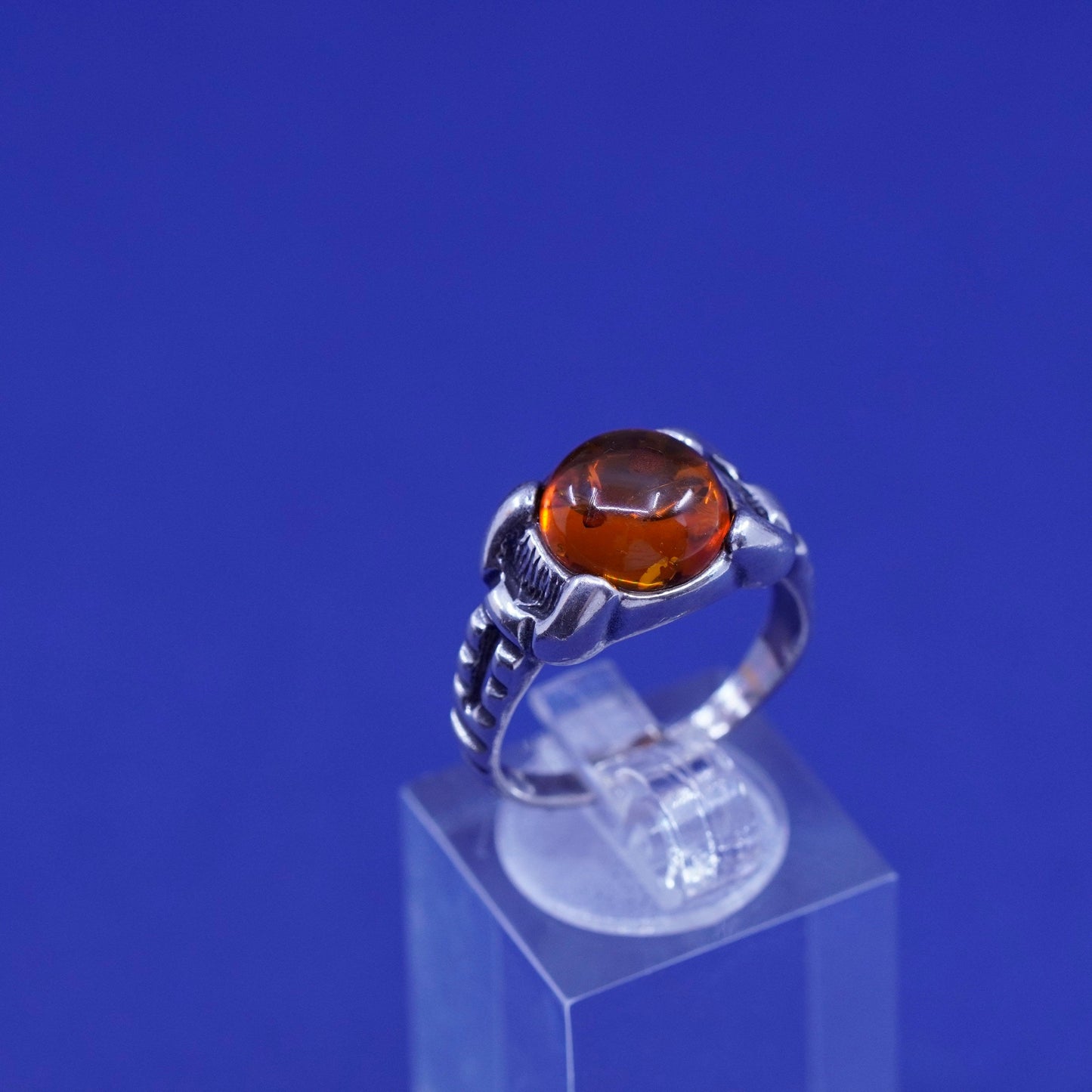 Size 7.5, vintage sterling 925 silver handmade ring with round Amber