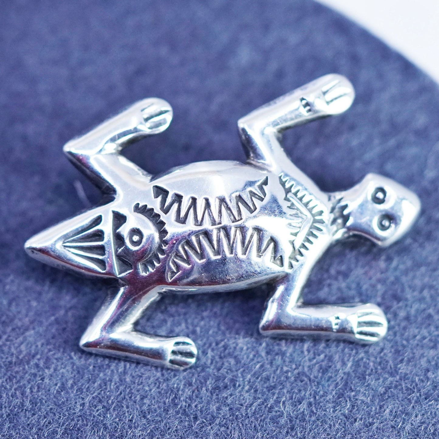 Native American Navajo Felix Joe Sterling 925 Silver handmade lizard Brooch pin