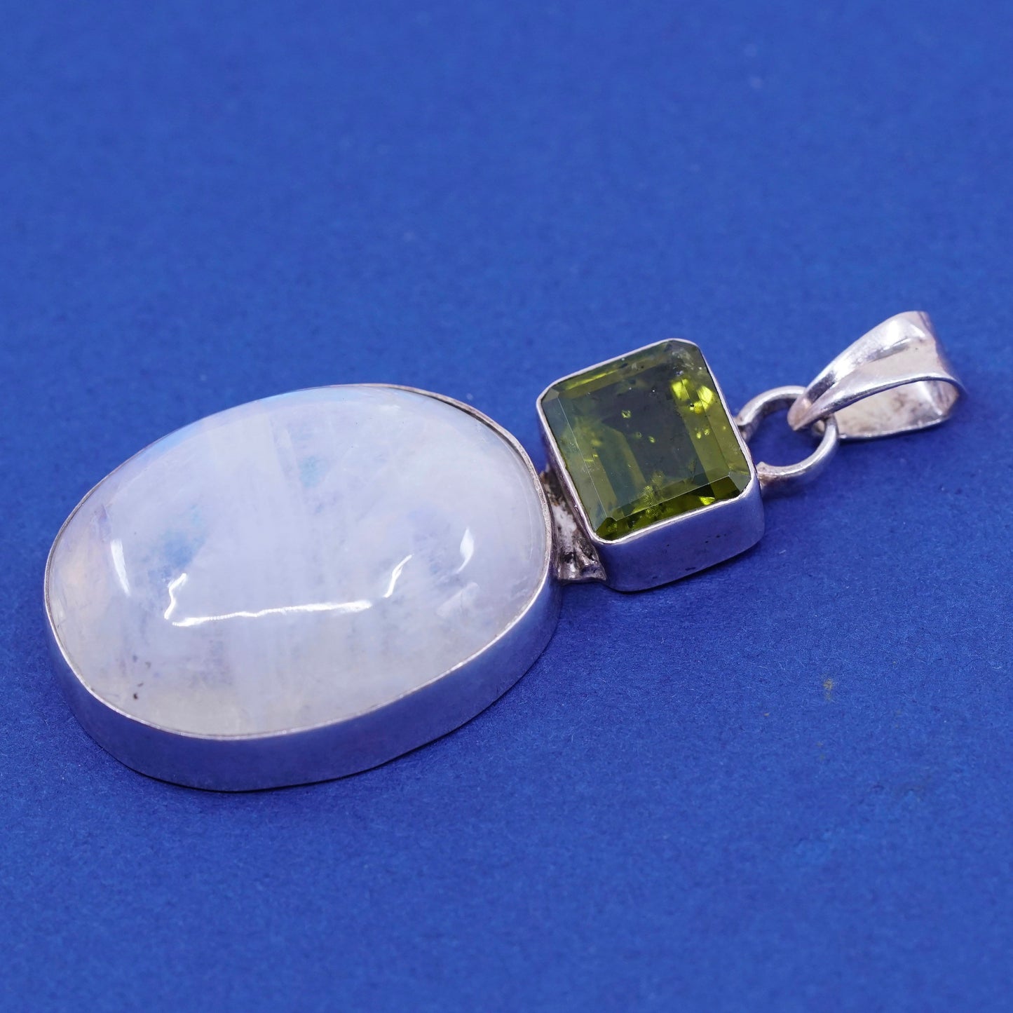 Vintage Sterling 925 silver handmade pendant with oval moonstone and peridot