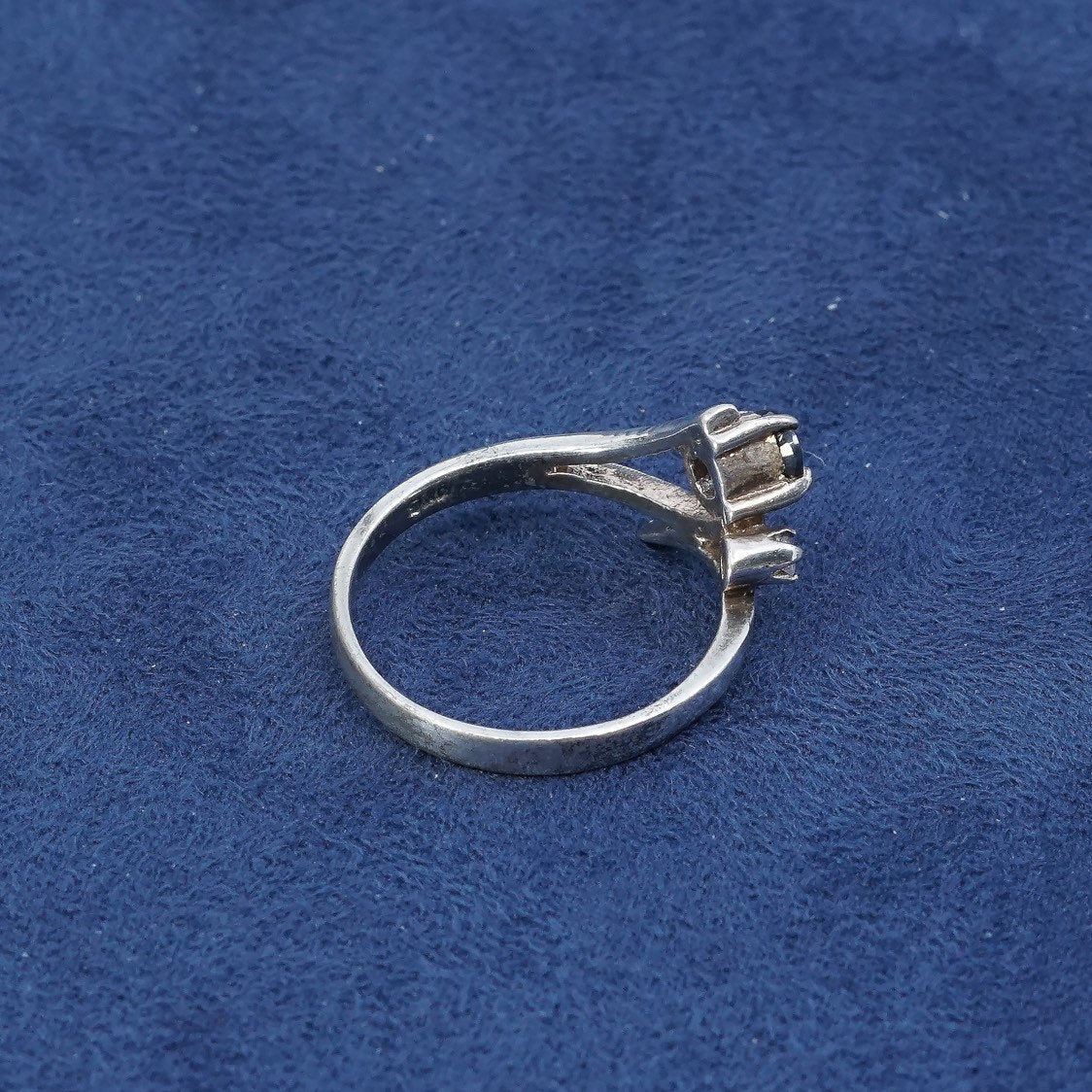 Size 8, vtg Sterling silver handmade ring, 925 w/ sapphire n CZ