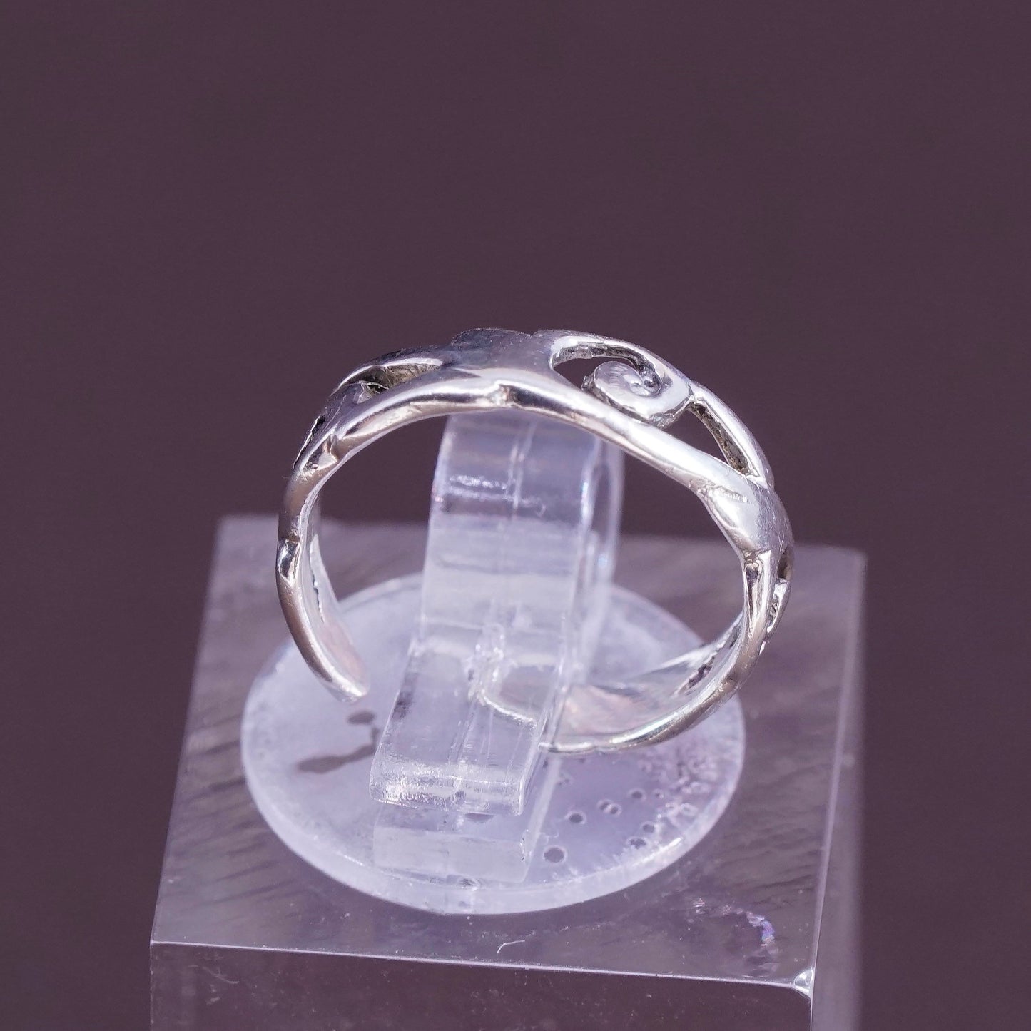 Size 1.5, vintage Sterling silver handmade tiny ring, 925 swirl band, open end