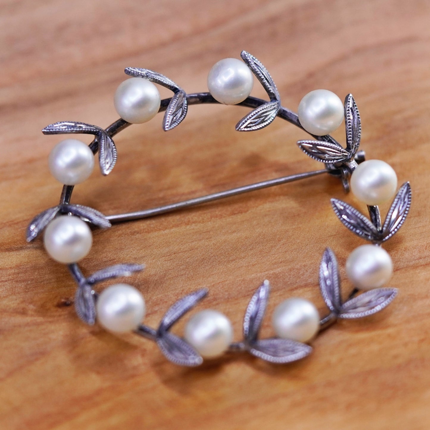 Vintage handmade sterling 925 silver leafy brooch with pearl