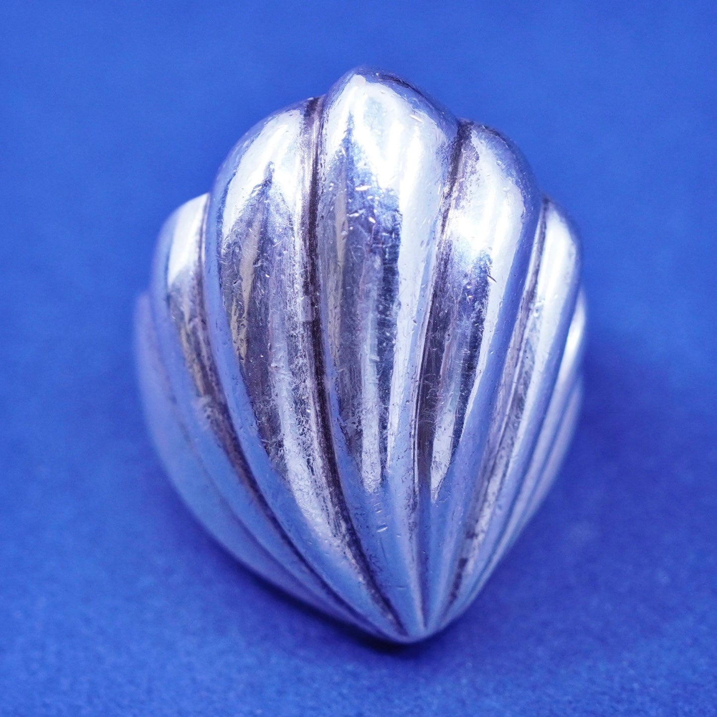 Size 7, vintage sterling silver handmade statement ring, 925 ribbed shell band